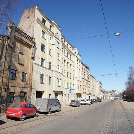 Апартаменты New Bohemian Crash Pad In Riga Center Экстерьер фото