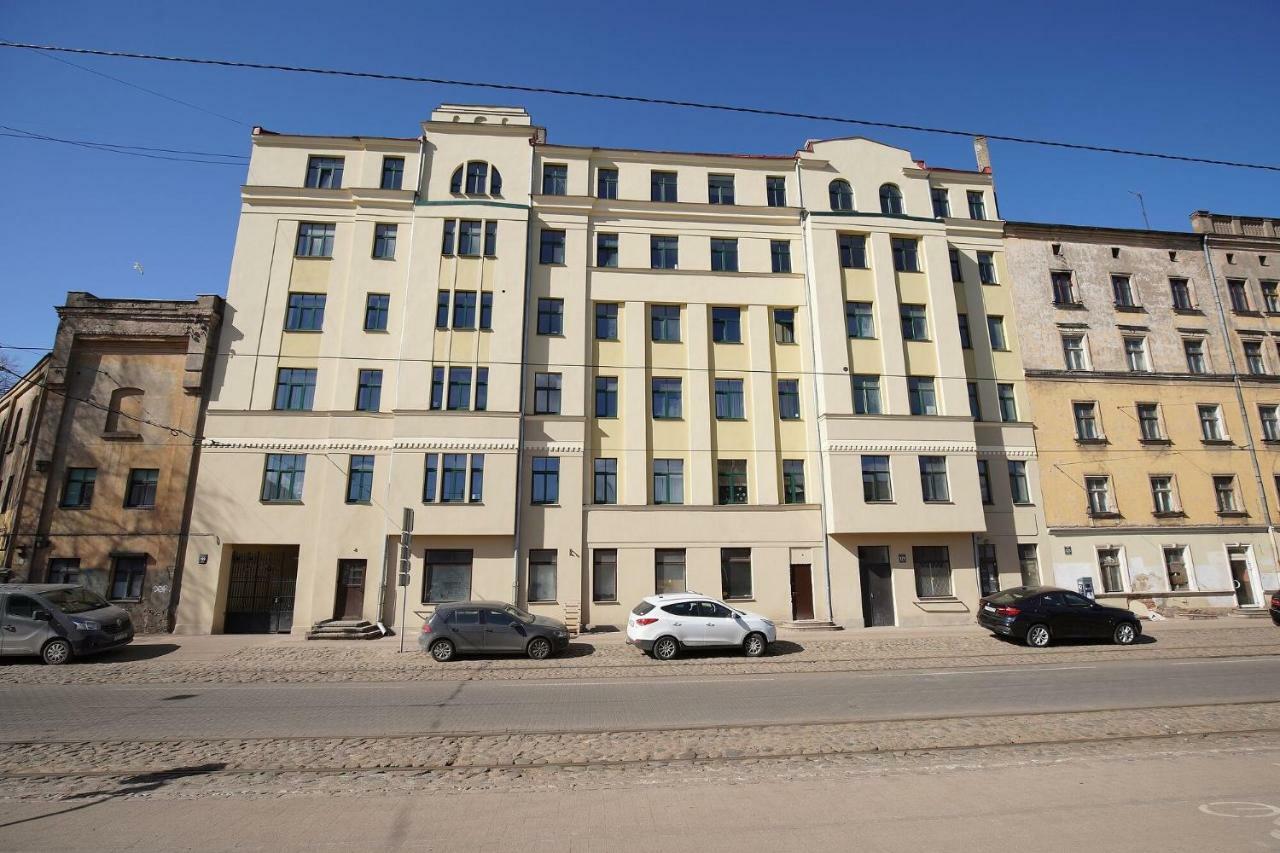 Апартаменты New Bohemian Crash Pad In Riga Center Экстерьер фото